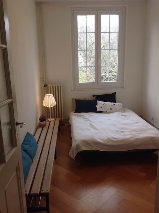 La chambre
Lit double 140cm