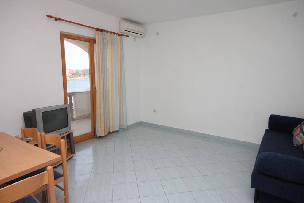 Living room, Surface: 11 m²