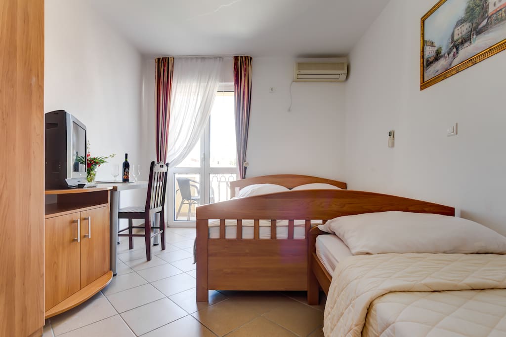 Apartment has one double bed and one single bed, air conditioning, TV with cable, Wi Fi connection..