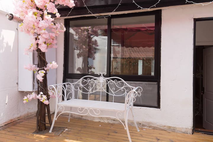 特价甩卖！月租2500！单人间带独卫 背包客首选 南京西路/陕西南路2/12/13号线