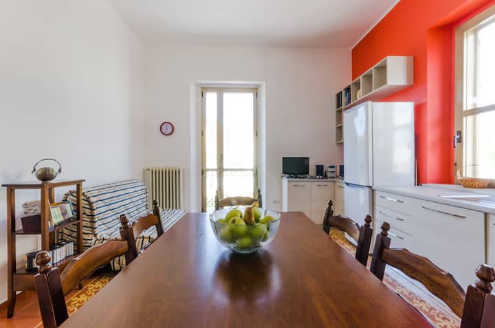 Tra Mare e Monti, centrale, balcone e ascensore - Appartamenti in affitto a  Chieti, Abruzzo, Italia - Airbnb