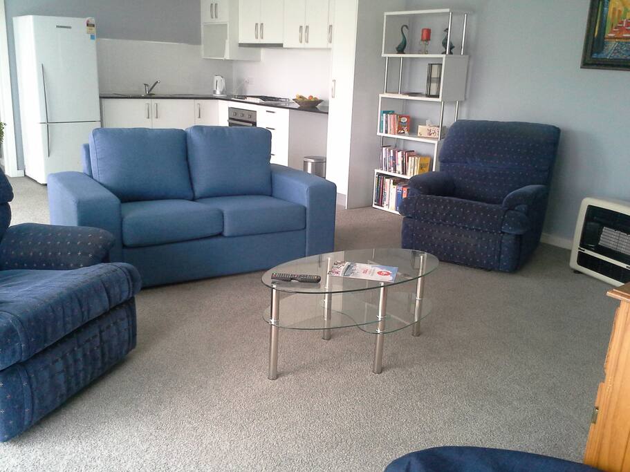 Living area / kitchen