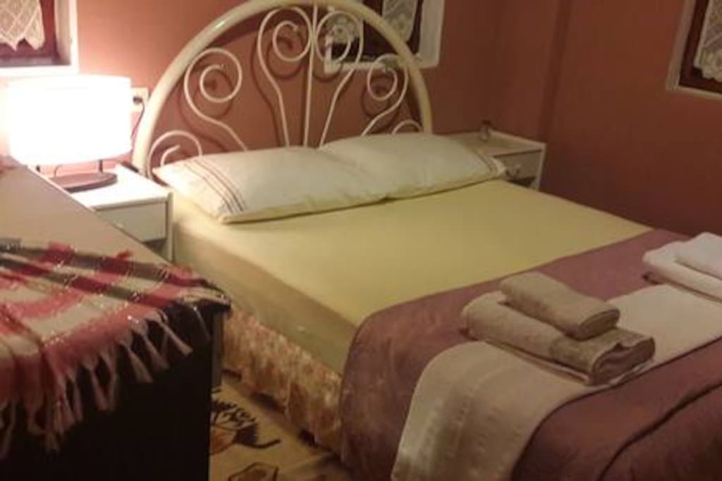 Çift kişilik yatak, banyo, balkon
Double bedroom, bathroom, balcony