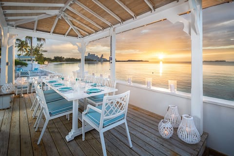 6BDR Beach Villa with Pool Jacuzzi & Private Beach
