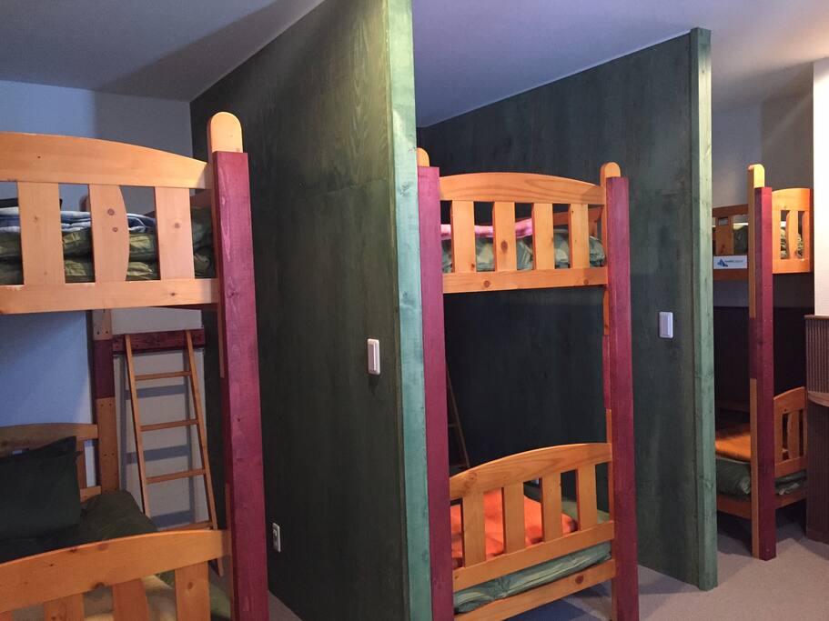 Dorm room
High Head clearance bunk bed