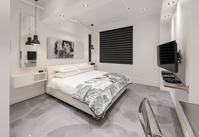 Holland Hotel | The Presidential Loft gallery image 4