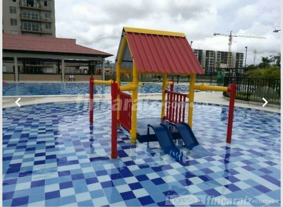 Piscinas para adultos y para niños