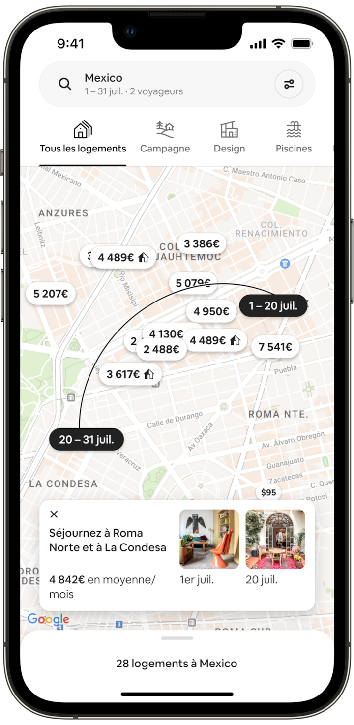 L'écran d'un cellulaire montre une carte de Mexico. Les deux logements de l'écran précédent sont maintenant désignés par des icônes noires indiquant les dates de chaque séjour. Une ligne noire courbe montre la proximité des deux logements. Une image incrustée affiche de nouveau les photos des deux terrasses colorées de ce séjour en deux temps.