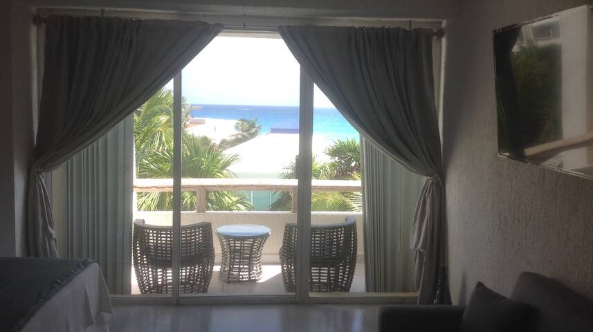 NEW hotel zone ocean view studio w/balcony