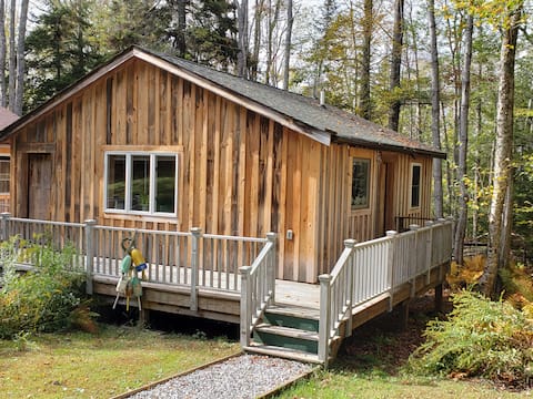 Top Airbnb: Cottage on an island on the end of a peninsula W in Boothbay Harbor / Midcoast