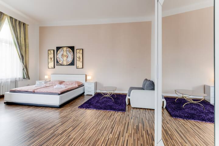 Amazing LUXURY “Gautama” Apartment gallery image 2