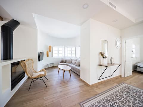 Successful Airbnb property: Luxury home in city center, steps to Alhambra in Granada
