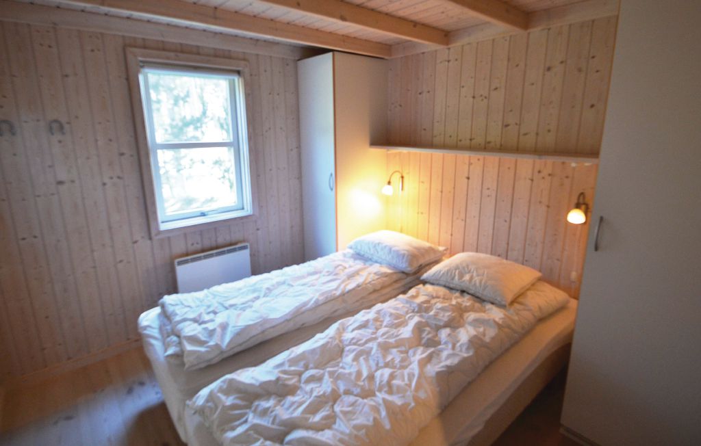 Spálňa so 160 cm posteľou