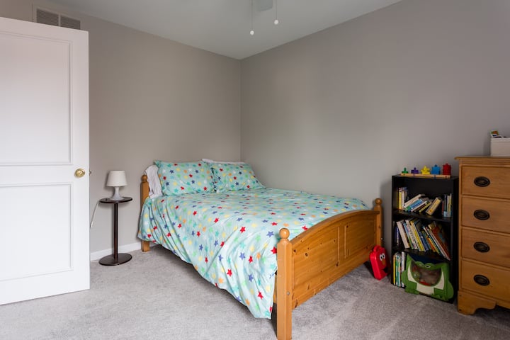 Bedroom 4: full size bed.