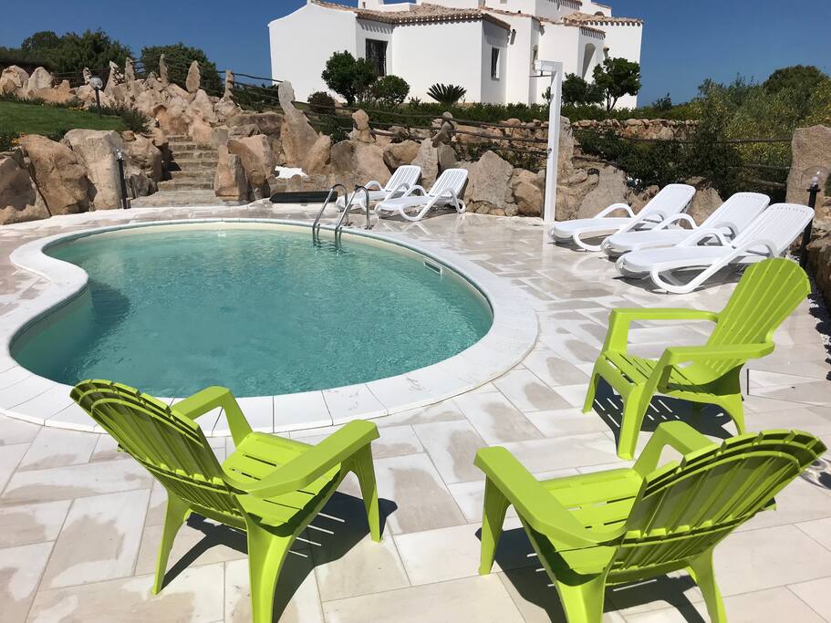 piscina - swimming pool area