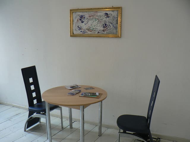 Cozy and quiet room in the heart of Charlottenburg