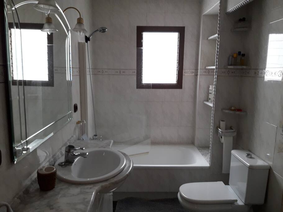 Cuarto de baño/Bathroom