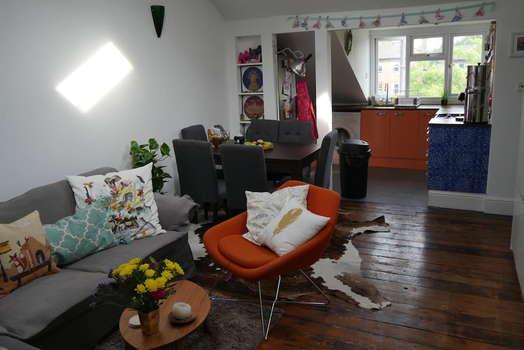 Spacious living room