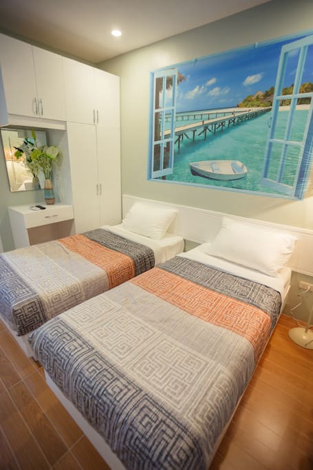 Single Deluxe Room with 2 Single Beds