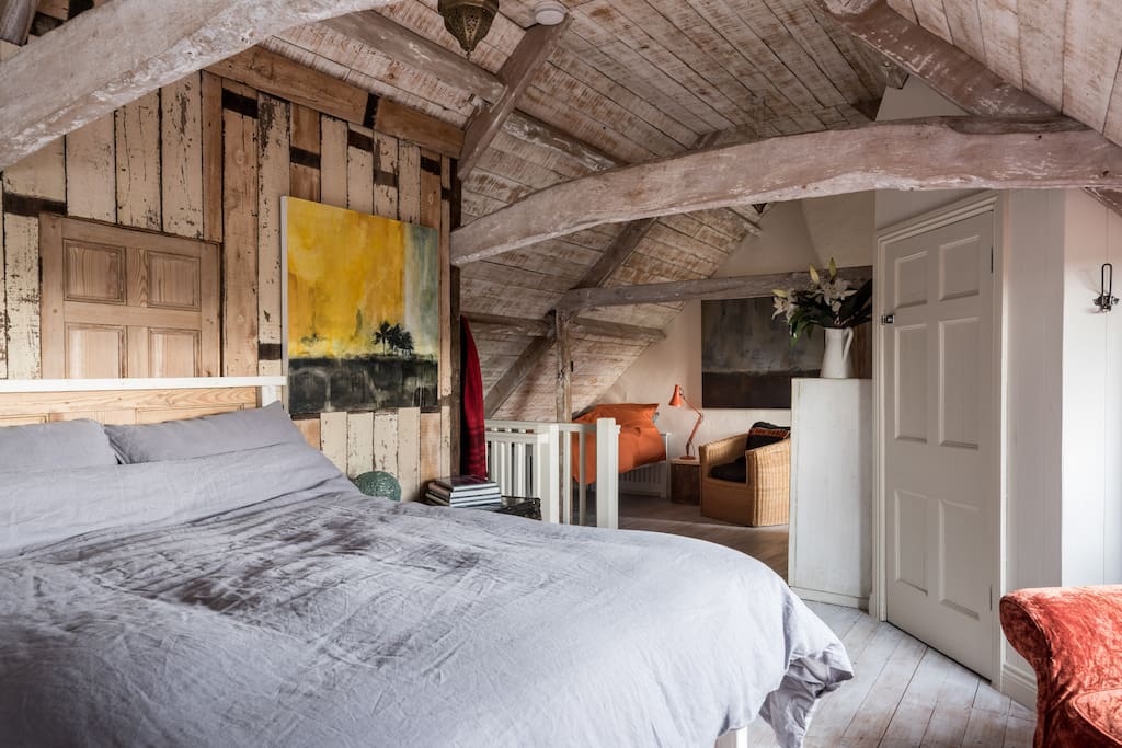 Large sunny attic room with living area & ensuite