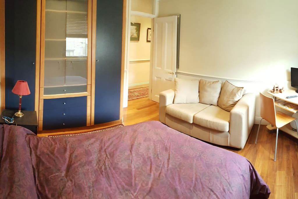 Four Foot, double bed