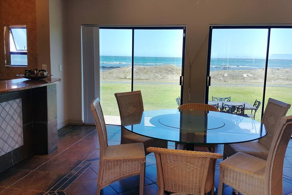 Open plan living areas overlooking the ocean