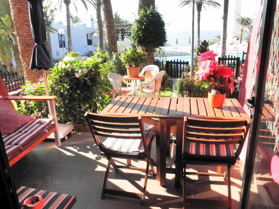 You can eat on the terrace en the private garden