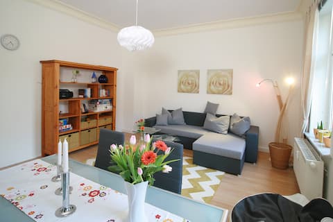 Leistungsstarkes Airbnb: Complete apartment in the south of Leipzig in Dölitz Dösen