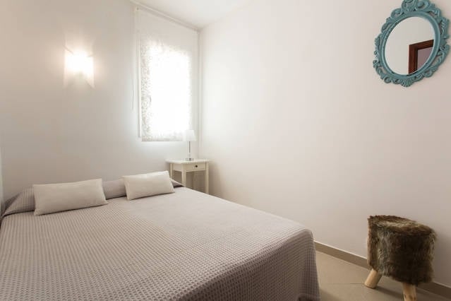 VAŽNO! U ovoj sobi se nalazi KREVET NA KAT koji se sastoji od dva kreveta za jednu osobu veličine 90 x 200 cm.