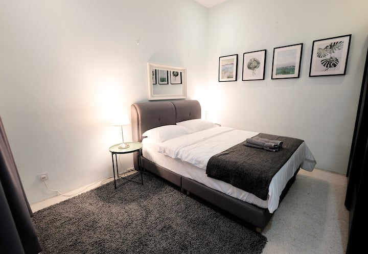 fivehouz | experience our cosy Scandinavian-themed room