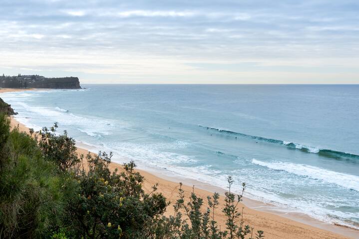 Gorgeous Beach-side Getaway w/t Pool-Pets Allowed gallery image 5