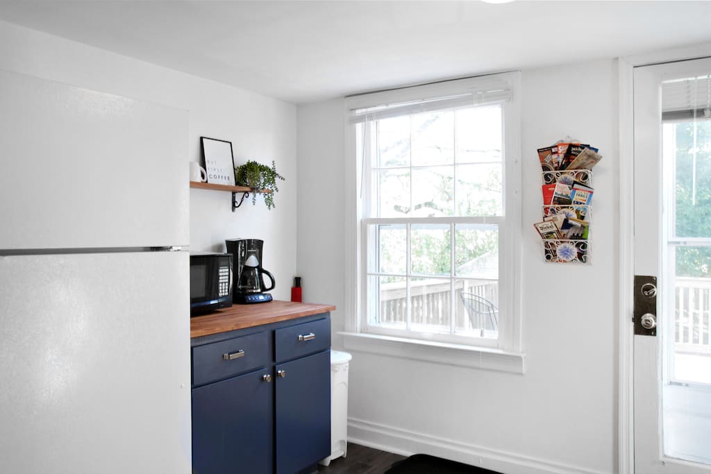 Light filled kitchen with deck access