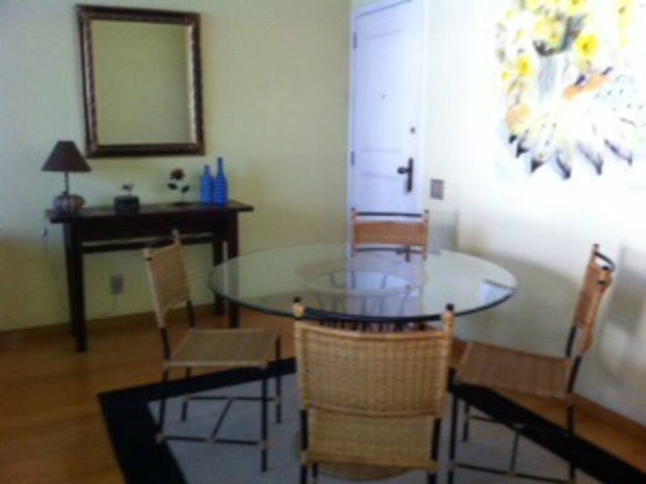 Dining area adjacent to kitchen and living room