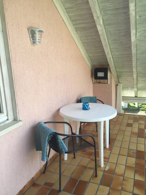 Frühstück auf dem Balkon
