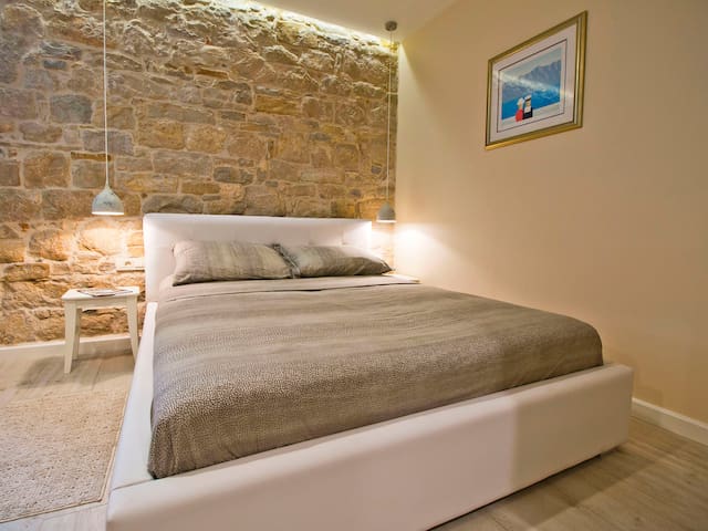 Studio Apartment SALU Split