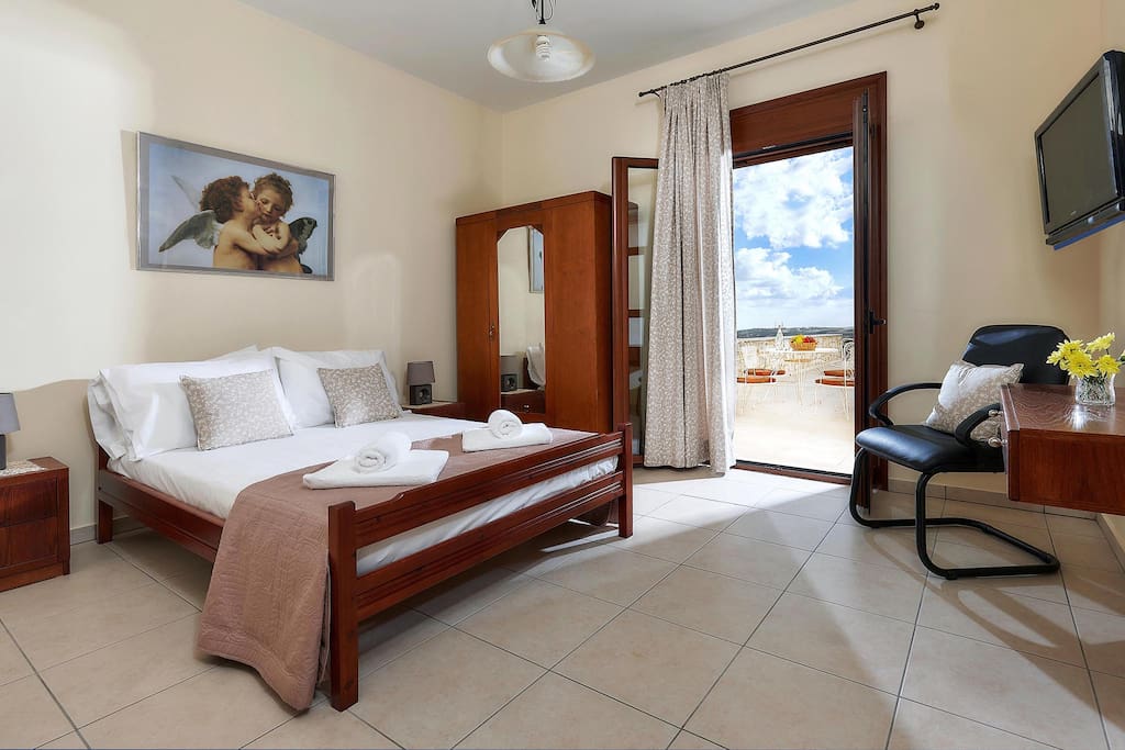 Bedroom with double bed