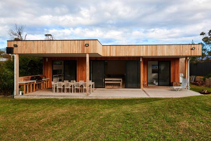 Walk 2 beach &seaside Blairgowrie shopping village gallery image 2