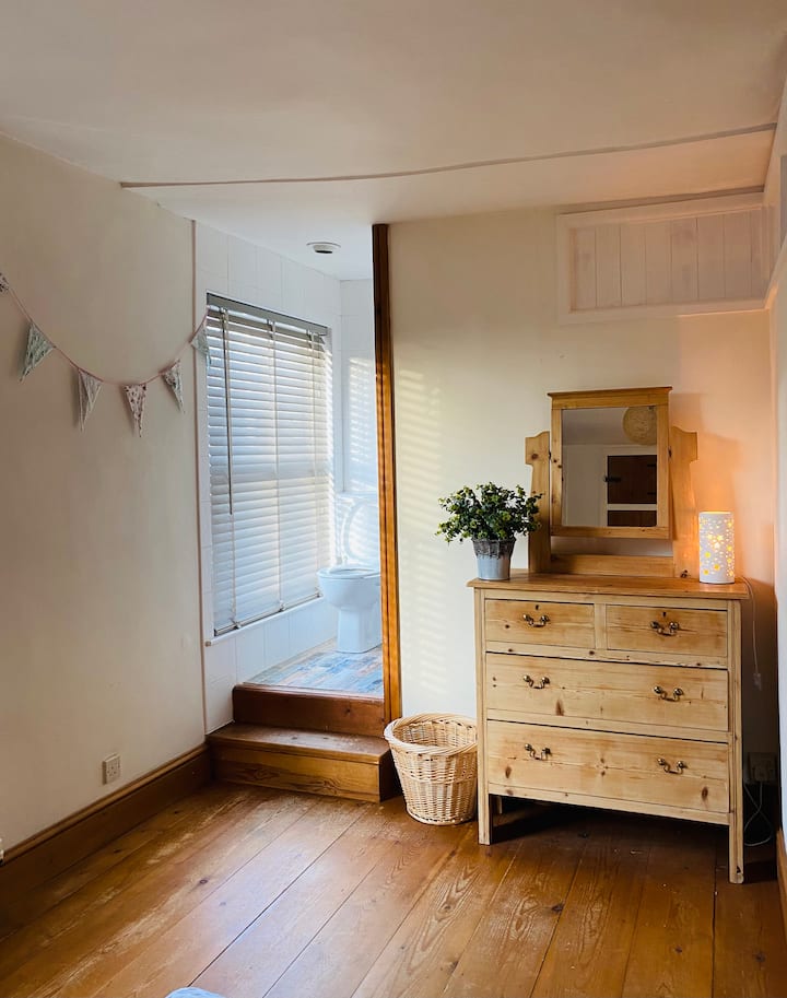 Bedroom 1 with en-suite 