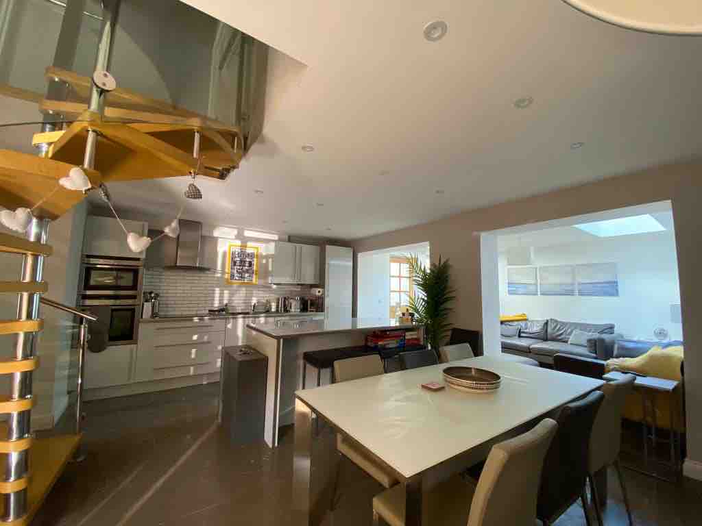 Modern Family Cottage in Beautiful Lostwithiel Houses for Rent in