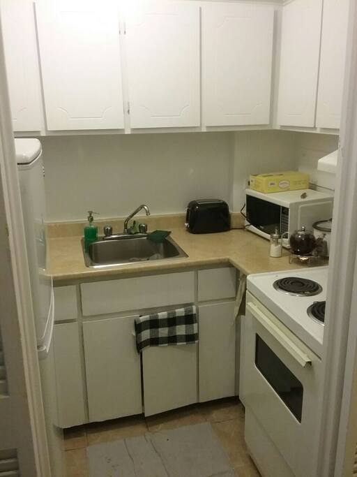 Microwave, Toaster, Oven, TeaPot, CoffePot, SandwichMaker, ...