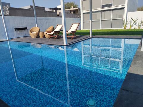 Vacation home with ample private pool