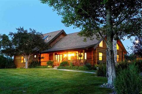 Expedition Lodge