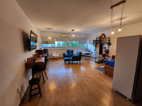 Popular Airbnb listing: Very comfortable and bright, central in Centro