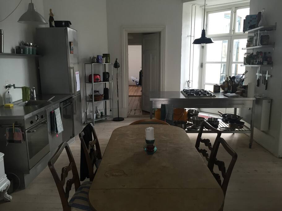 Kitchen with entrance to the balcony