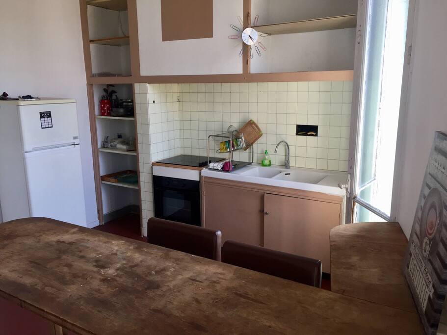 la cuisine ouverte sur le salon