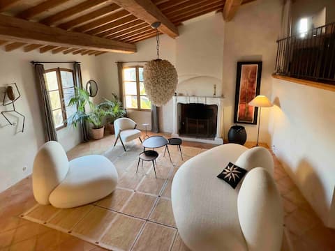 Top Airbnb: Gassin: exceptional house "sea and mountain view" à Gassin
