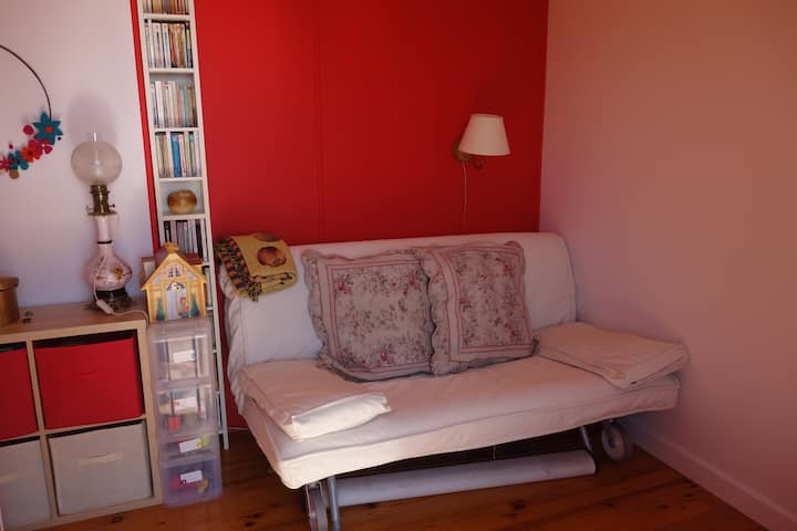 ห้องนอนที่สองพร้อมโซฟาเบดคู่ 160 x 200