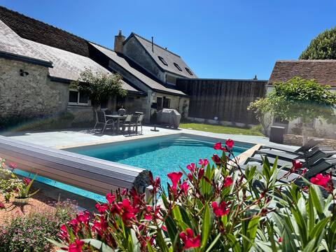 2 cottages with character, swimming pool, 15 km towers