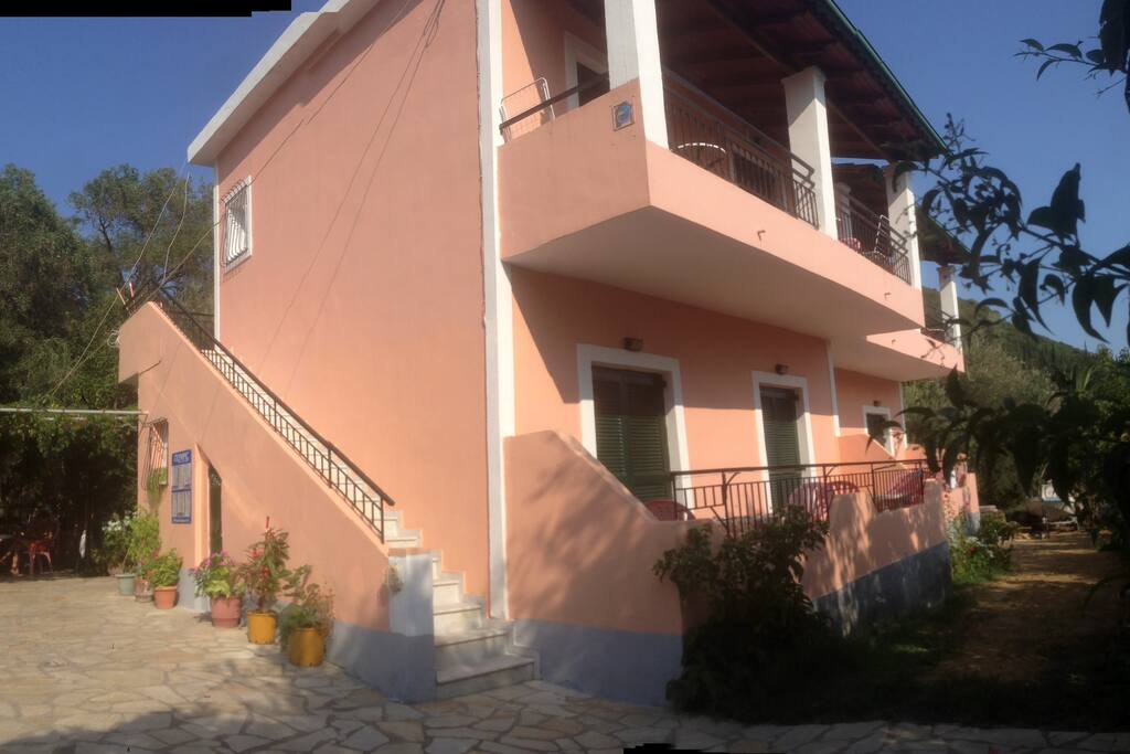 Το κτίριο εξωτερικά