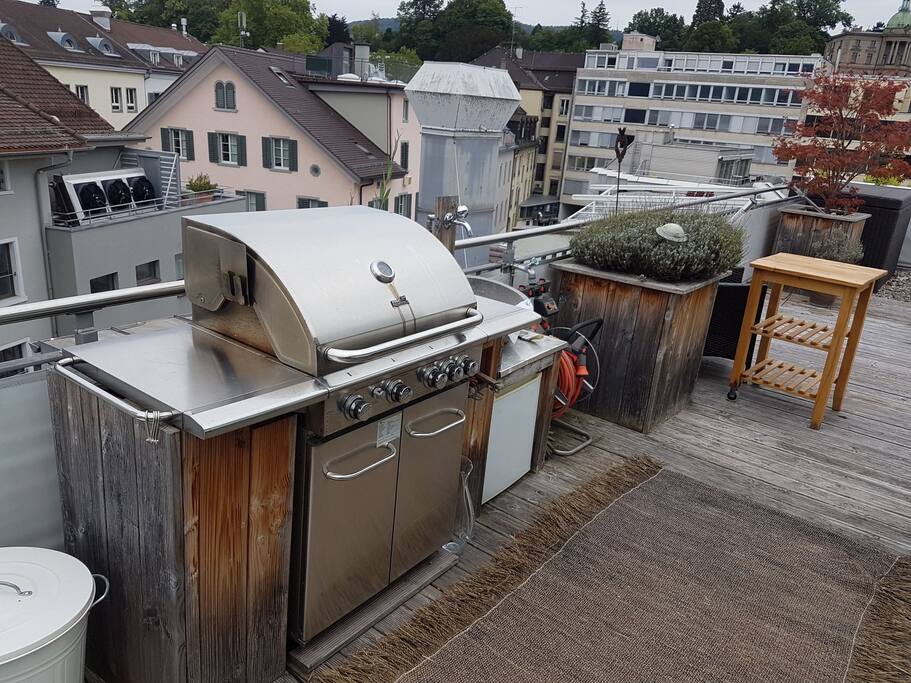 Grill auf Terrasse